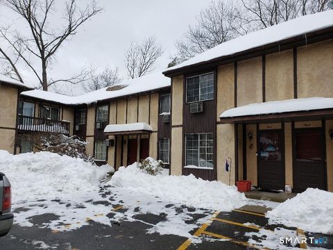 Photo of 198 Bradley Avenue #APT 6, Waterbury, CT 06708 (MLS # 24150807)