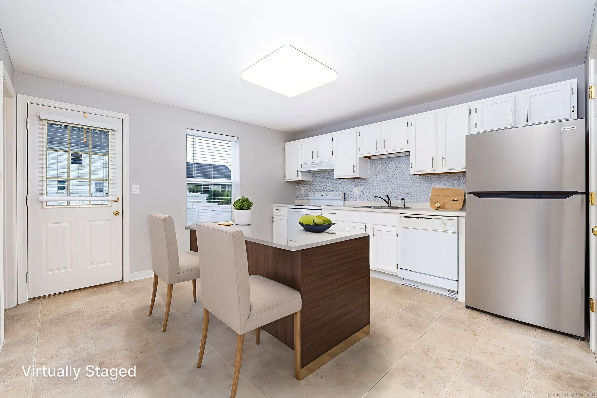 Glastonbury, Connecticut 06033, United States, 2 Bedrooms Bedrooms, ,2 BathroomsBathrooms,Residential,Active,170601