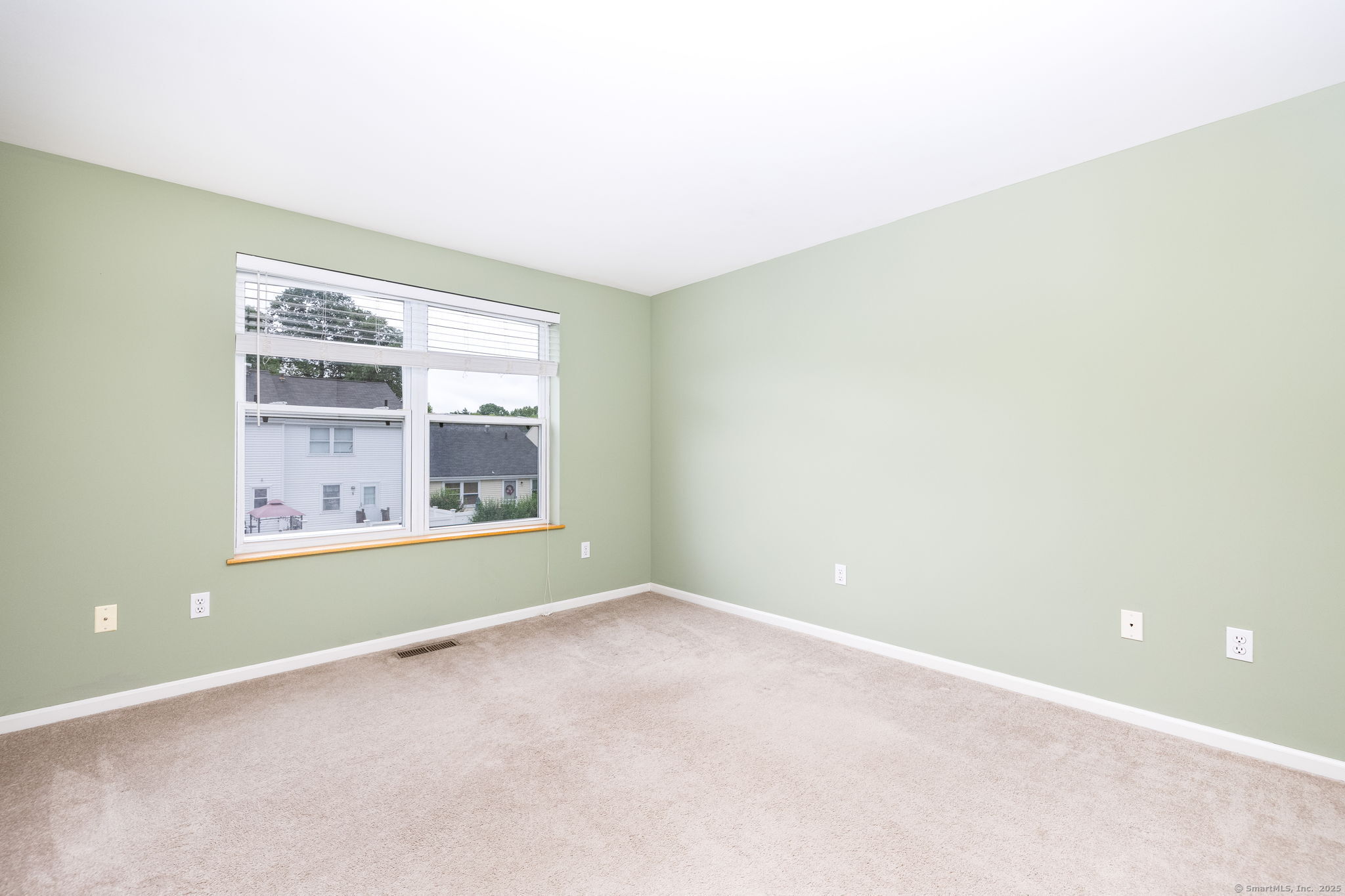 Glastonbury, Connecticut 06033, United States, 2 Bedrooms Bedrooms, ,2 BathroomsBathrooms,Residential,Active,170601