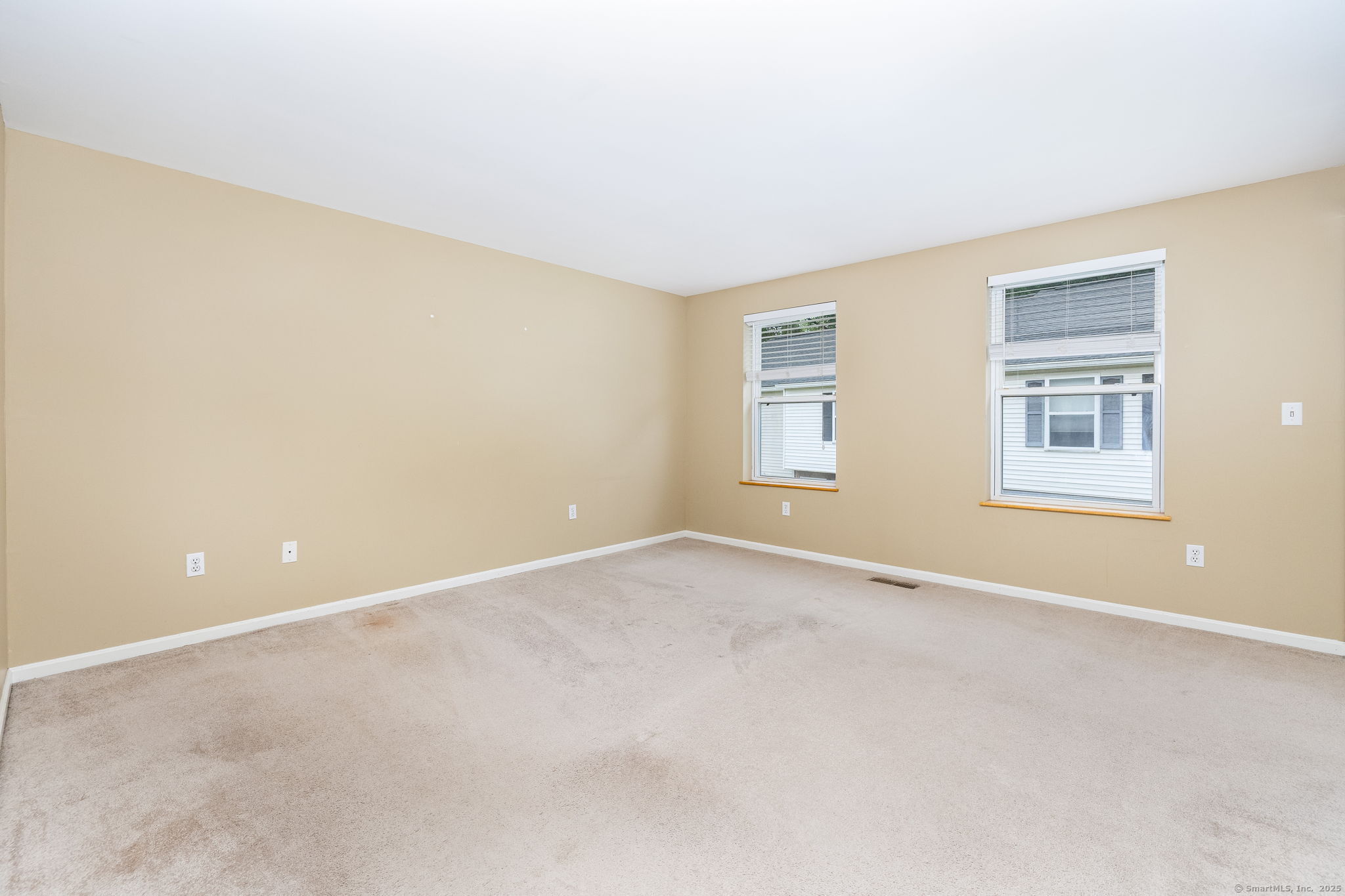 Glastonbury, Connecticut 06033, United States, 2 Bedrooms Bedrooms, ,2 BathroomsBathrooms,Residential,Active,170601