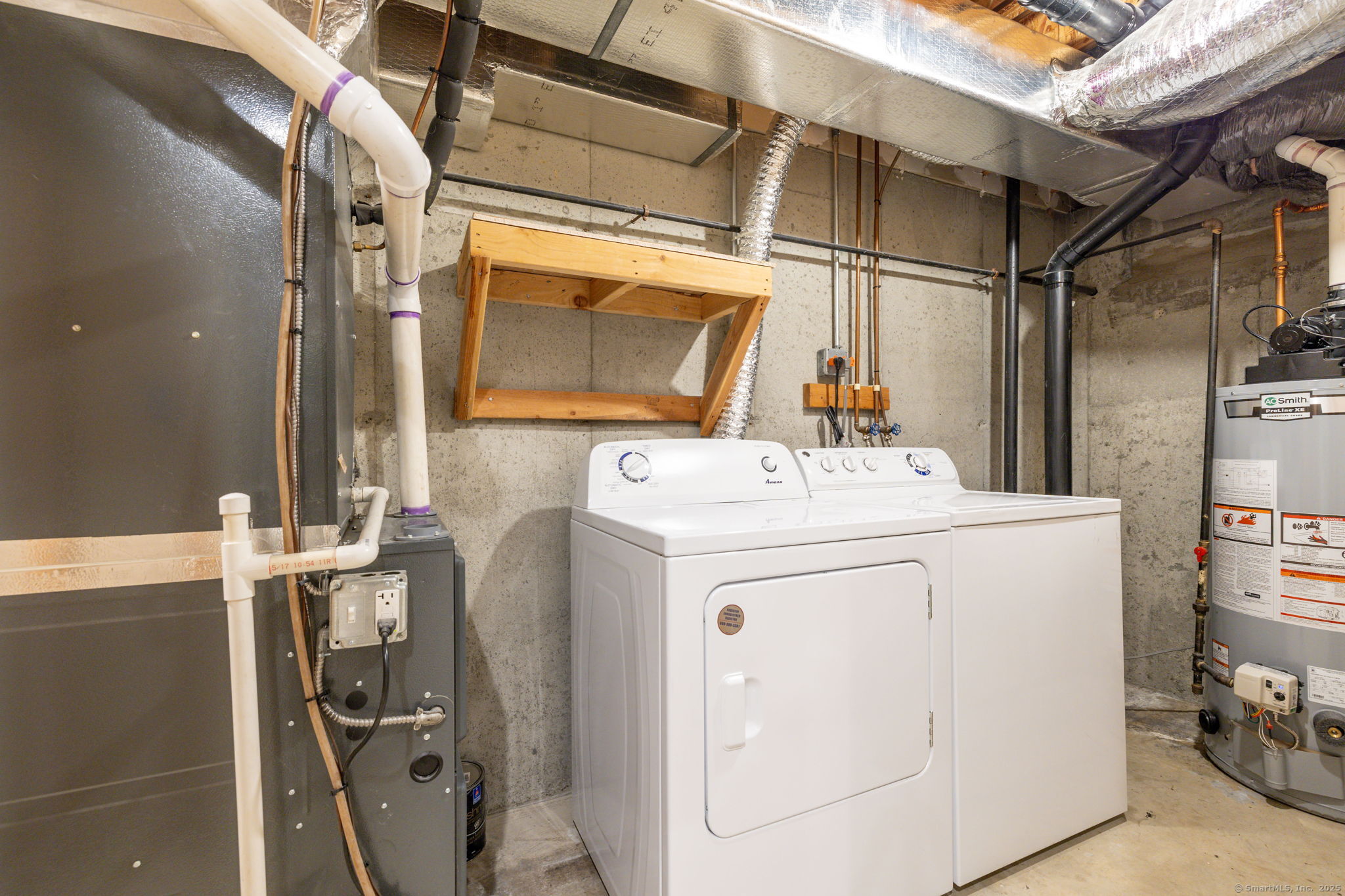 Glastonbury, Connecticut 06033, United States, 2 Bedrooms Bedrooms, ,2 BathroomsBathrooms,Residential,Active,170601