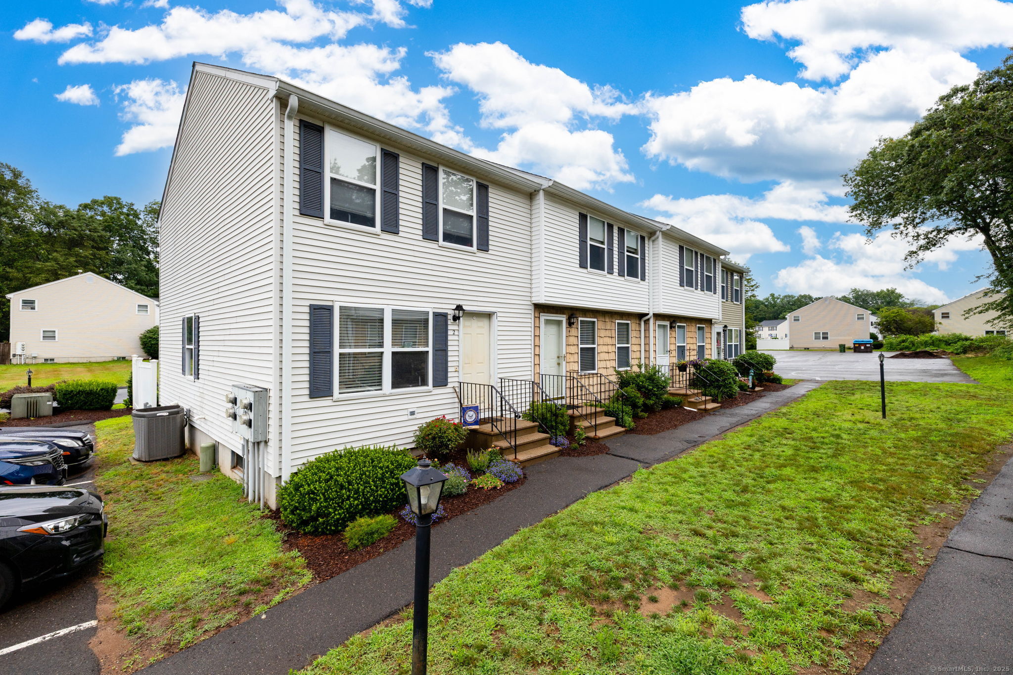 Glastonbury, Connecticut 06033, United States, 2 Bedrooms Bedrooms, ,2 BathroomsBathrooms,Residential,Active,170601