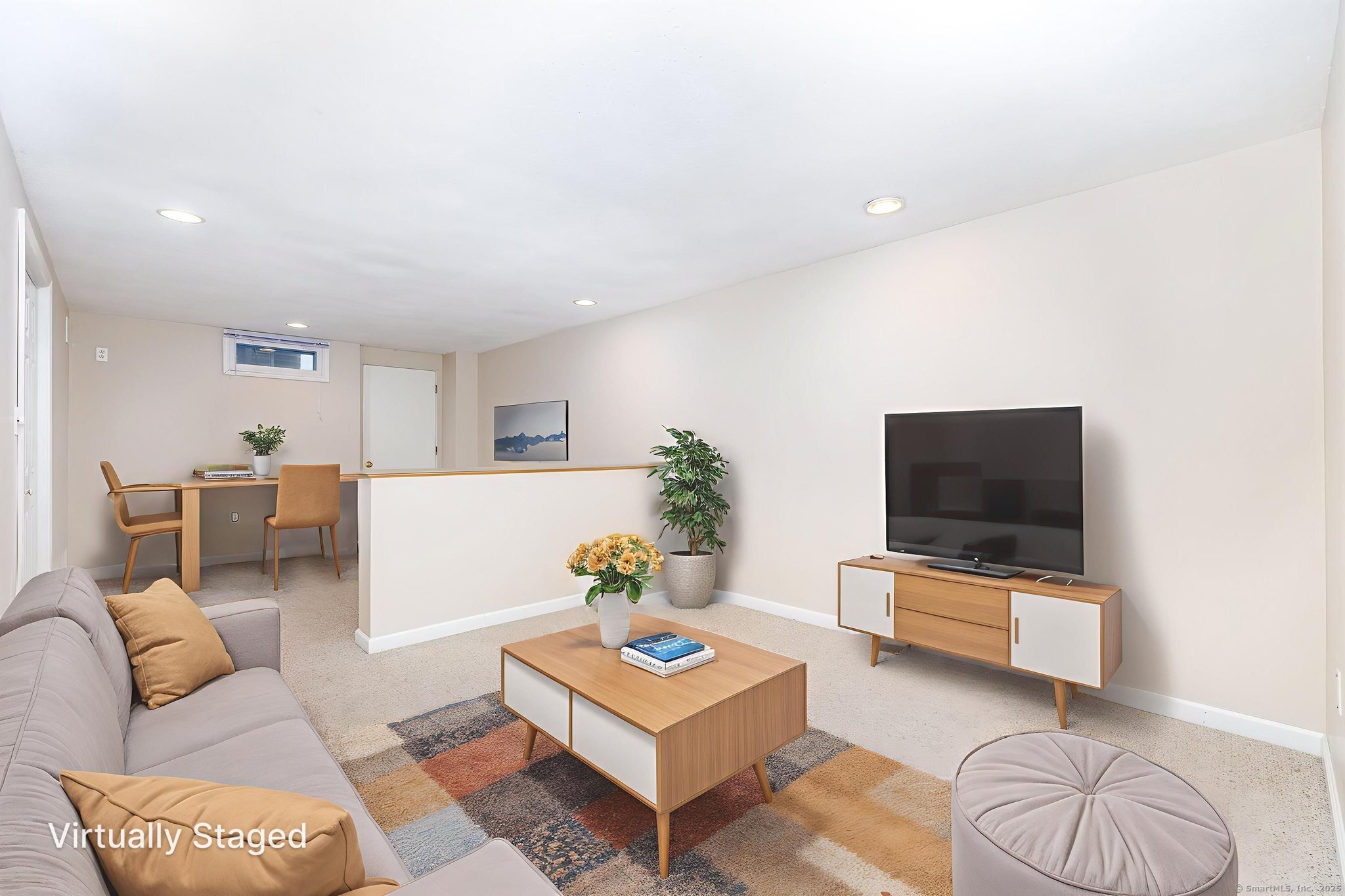 Glastonbury, Connecticut 06033, United States, 2 Bedrooms Bedrooms, ,2 BathroomsBathrooms,Residential,Active,170601