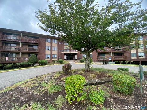 Condo For Sale - 1216 Cromwell Hills Drive #1216<br/> Middlesex County, Cromwell, CT 06416