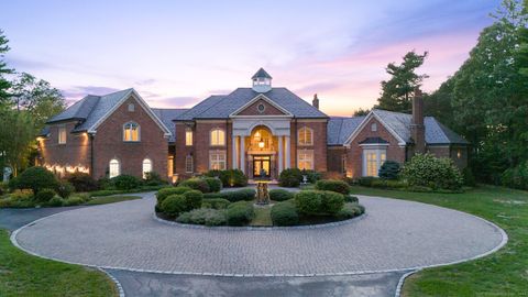23 Robkins Road Avon CT 06001