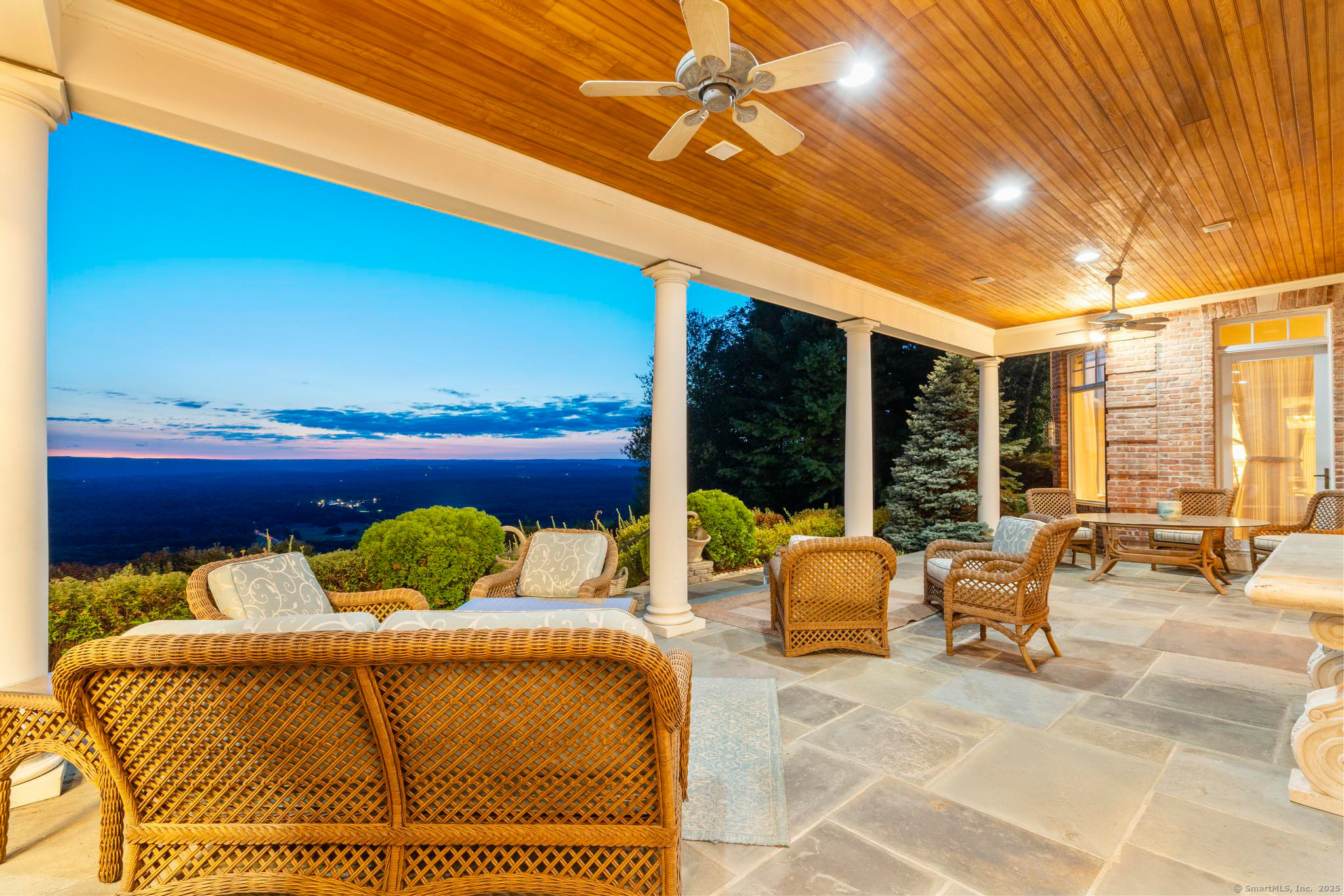 Avon, Connecticut 06001, United States, 5 Bedrooms Bedrooms, ,9 BathroomsBathrooms,Residential,Active,85639