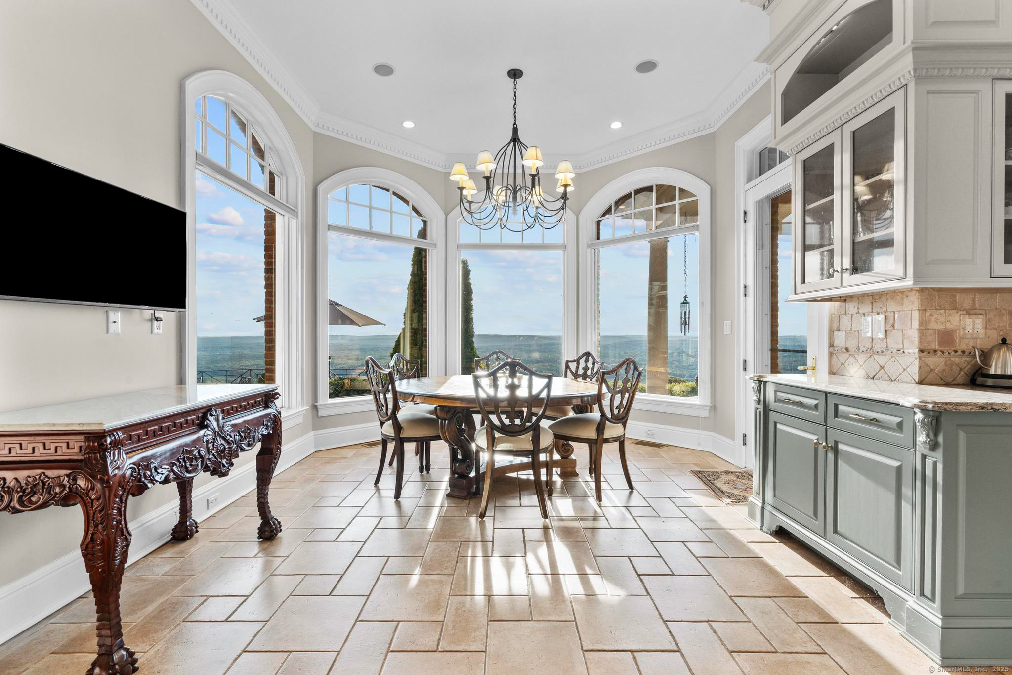 Avon, Connecticut 06001, United States, 5 Bedrooms Bedrooms, ,9 BathroomsBathrooms,Residential,Active,85639