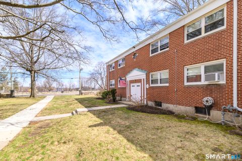 Homes For Sale - 22 Courtland Avenue #4<br/> Stamford, CT 06902