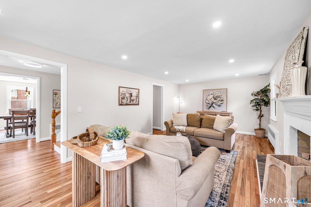 Photo of 261 Simsbury Road, West Hartford, CT 06117 (MLS # 24182859)