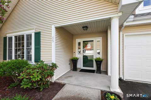 Condo For Sale - 65 Henley Way #65<br/> West Hartford, CT 06117