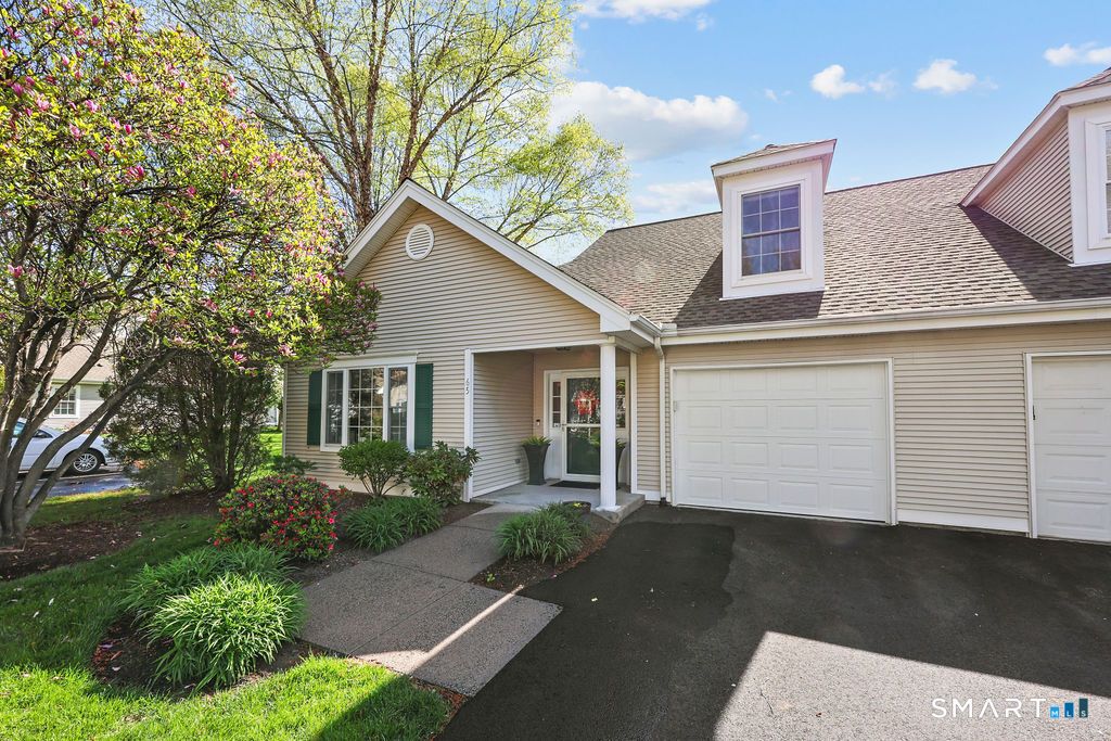 Photo of 65 Henley Way #65, West Hartford, CT 06117 (MLS # 24169639)