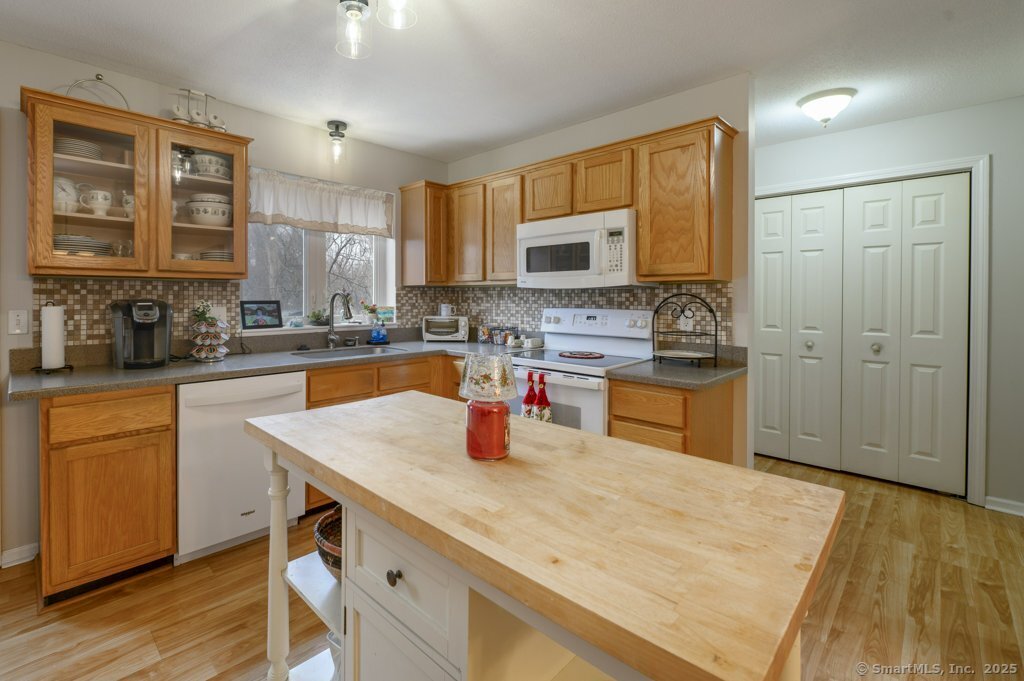 40 Cornerstone Court #APT 14, Southington, Connecticut image 10