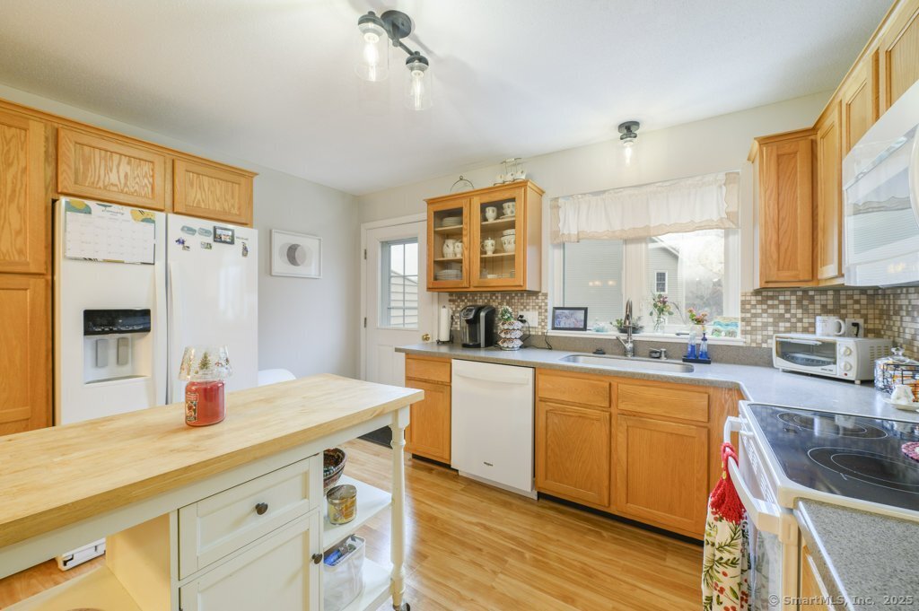 40 Cornerstone Court #APT 14, Southington, Connecticut image 9
