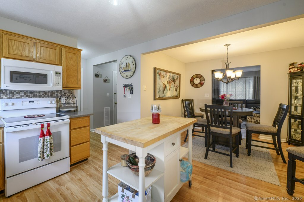 40 Cornerstone Court #APT 14, Southington, Connecticut image 11