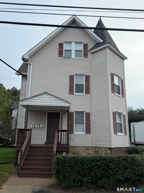 Multifamily For Rent - 1706 Thomaston Avenue #2<br/> Waterbury, CT 06704
