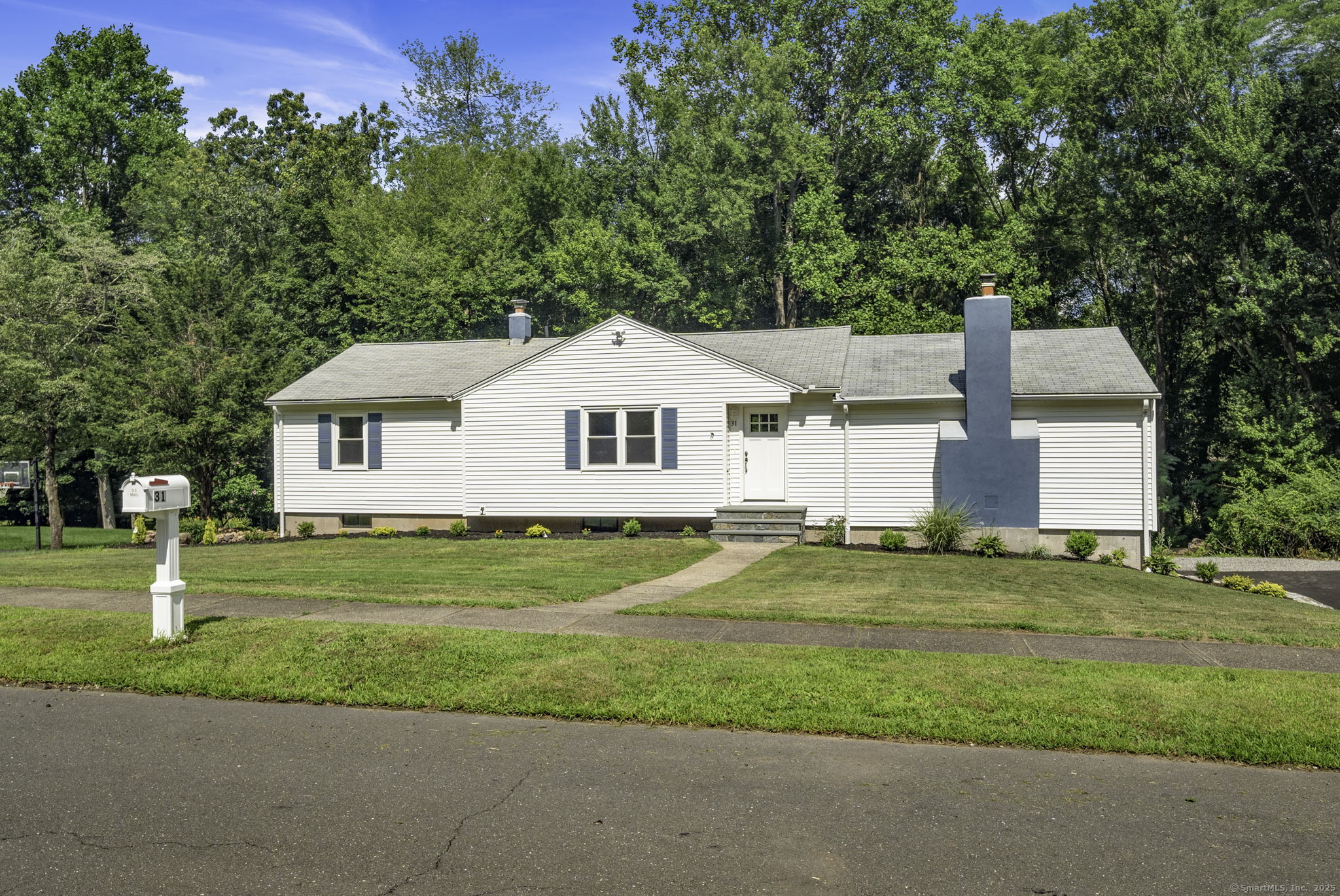31 Roslyn Drive