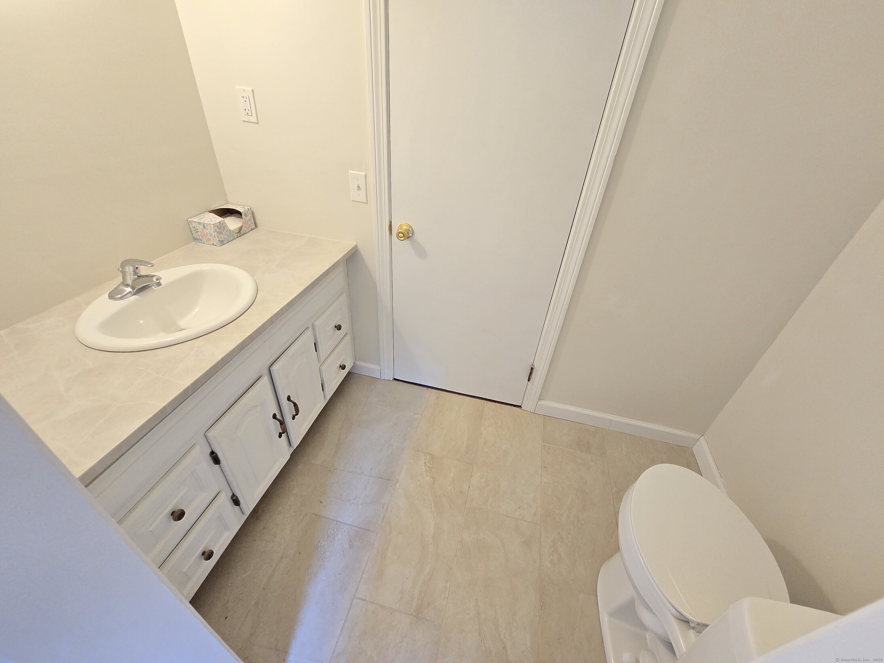 North Branford, Connecticut 06471, United States, 3 Bedrooms Bedrooms, ,2 BathroomsBathrooms,Residential,Coming Soon,160020