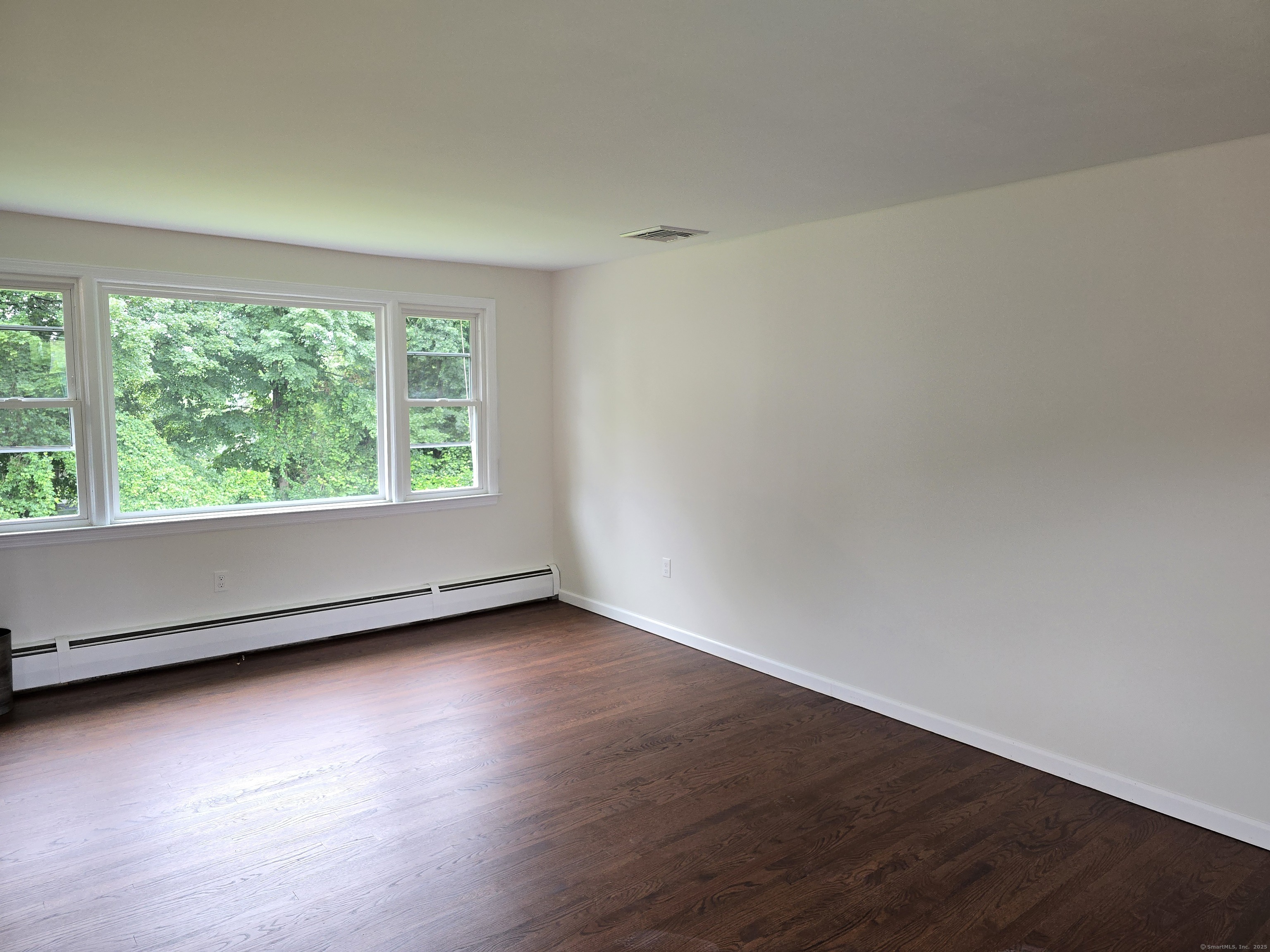 North Branford, Connecticut 06471, United States, 3 Bedrooms Bedrooms, ,2 BathroomsBathrooms,Residential,Coming Soon,160020