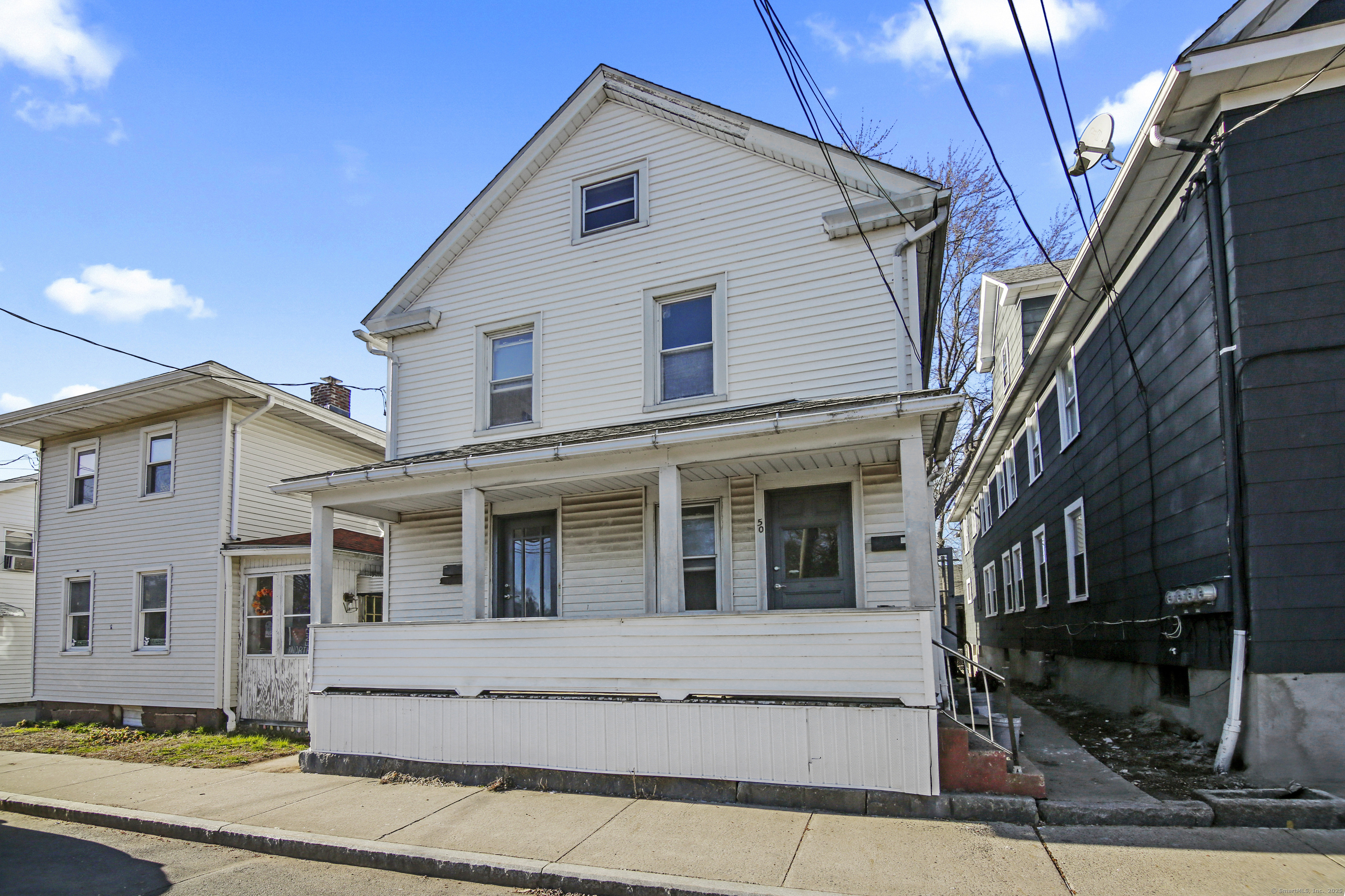 Liberty Street, Middletown, Connecticut - 5 Bedrooms  
2 Bathrooms  
13 Rooms - 