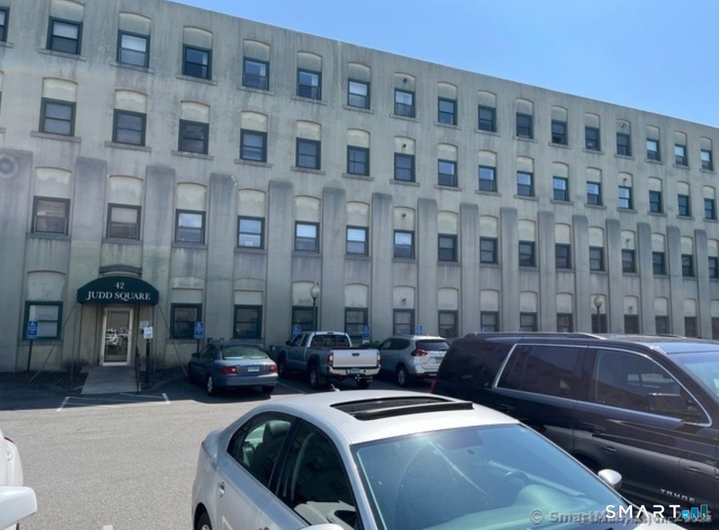 Photo of 137 Judd Square #137, Wallingford, CT 06492 (MLS # 24159122)