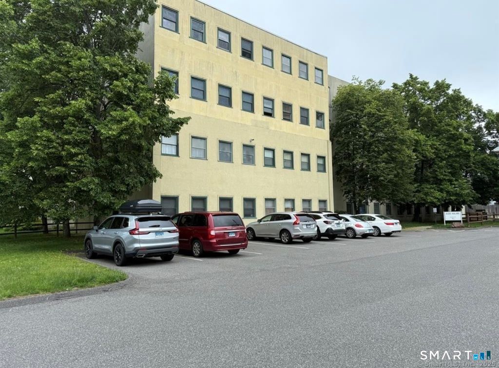 Photo of 137 Judd Square #137, Wallingford, CT 06492 (MLS # 24159122)