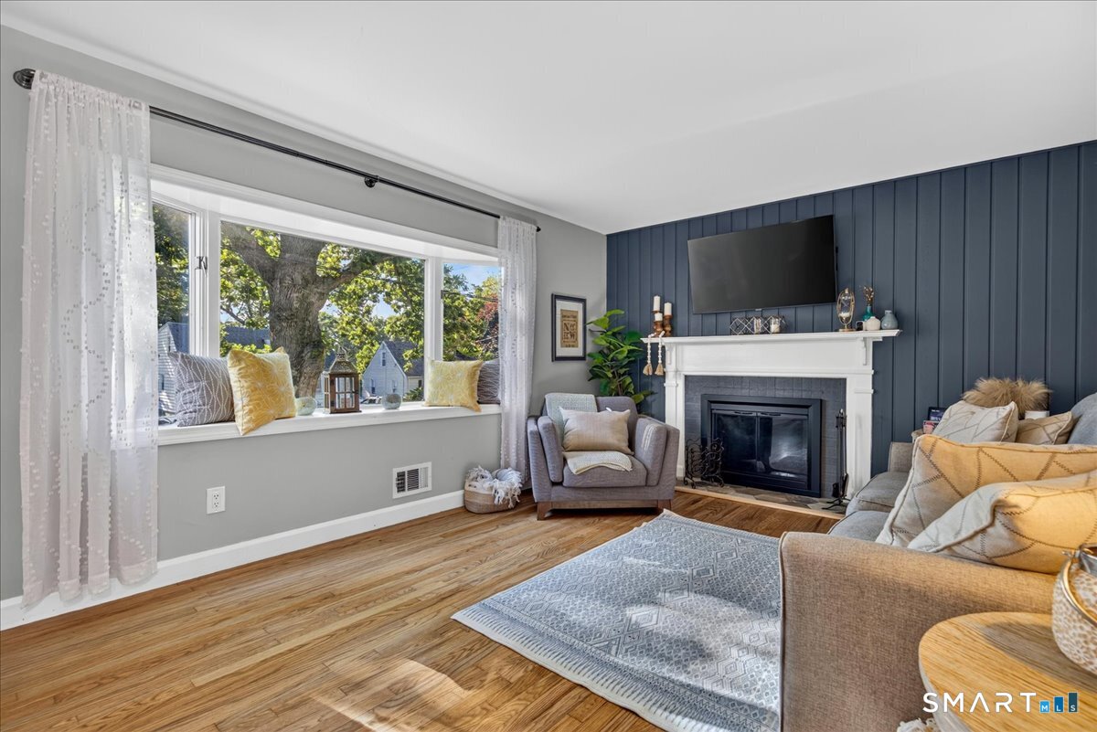 52 Hillside Avenue