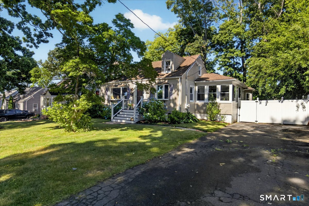 52 Hillside Avenue