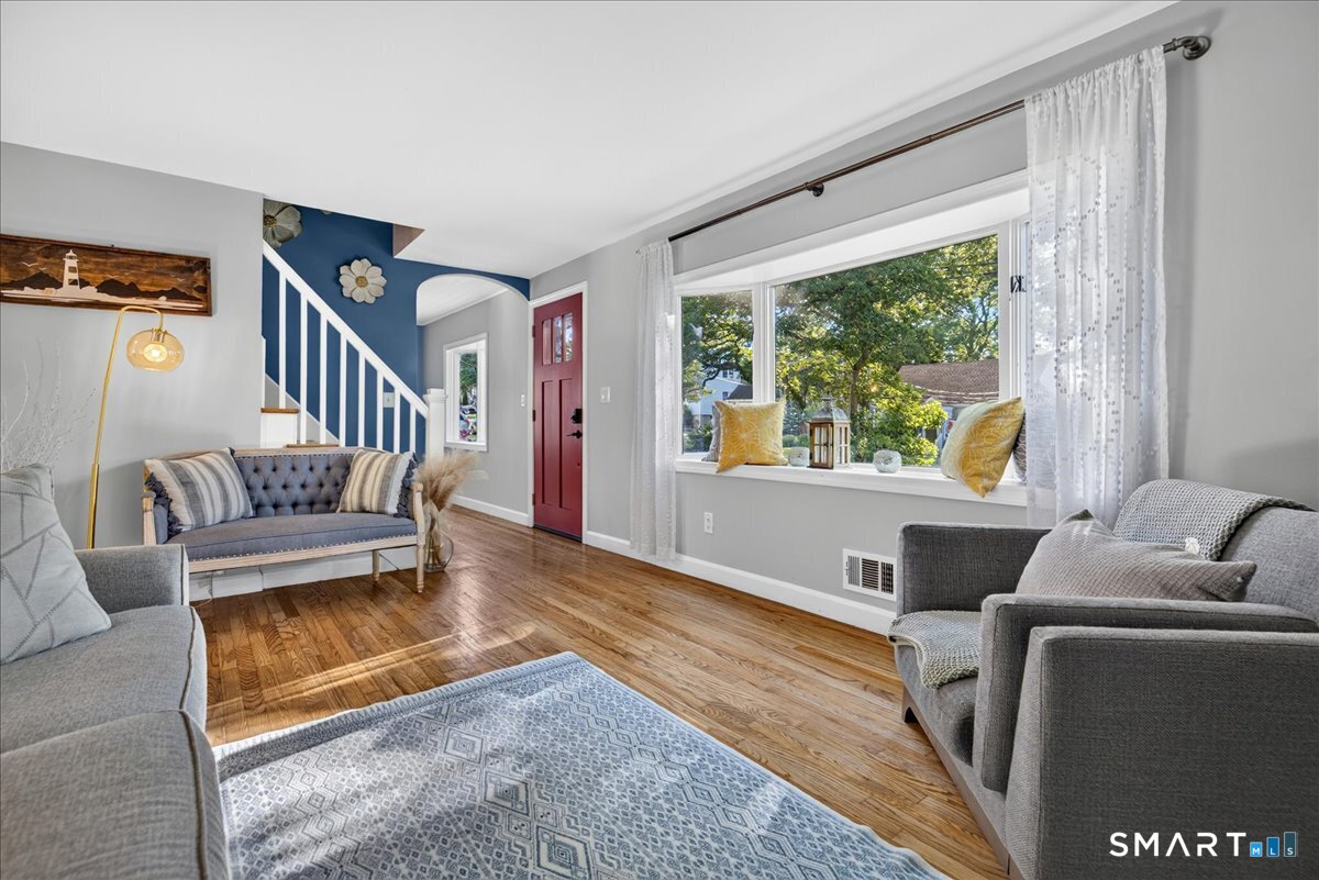 52 Hillside Avenue