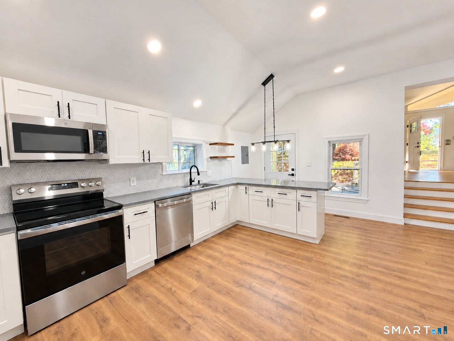 28 Pleasant Avenue