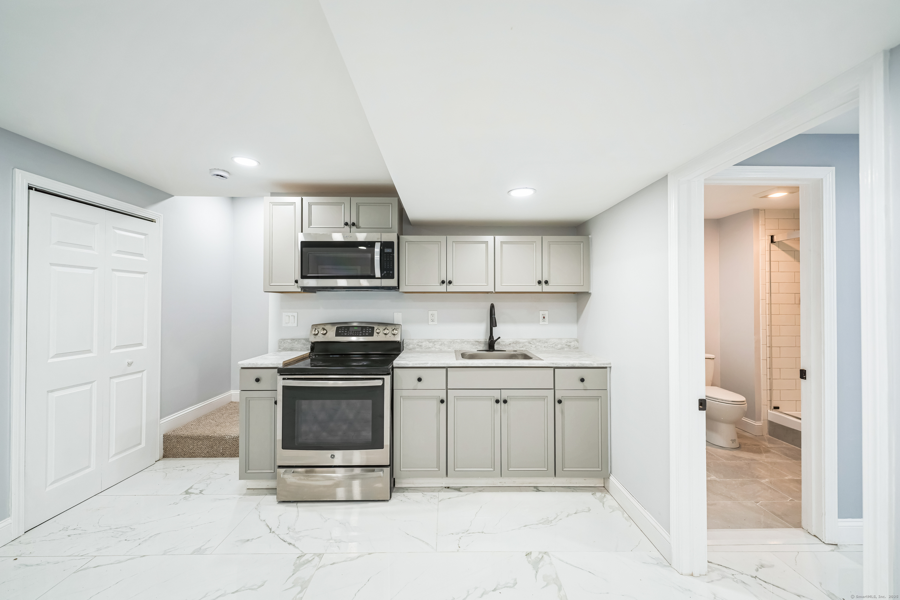 11 Priscilla Road, West Haven, Connecticut image 32