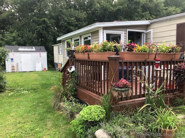 Thunderbird Drive, Naugatuck, Connecticut - 1 Bedrooms  
2 Bathrooms  
4 Rooms - 