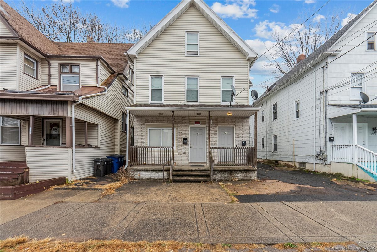 Dixwell Avenue, New Haven, Connecticut - 6 Bedrooms  
2 Bathrooms  
12 Rooms - 