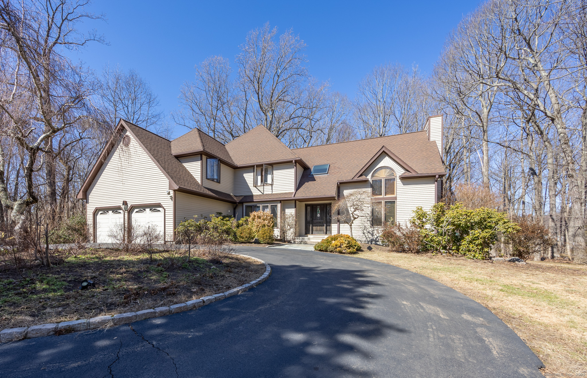 Canterbury Lane, Monroe, Connecticut - 4 Bedrooms  
3 Bathrooms  
9 Rooms - 