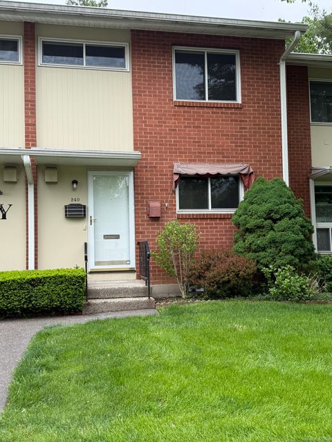 Homes For Sale - 240 Centerbrook Road #240<br/> Hamden, CT 06518