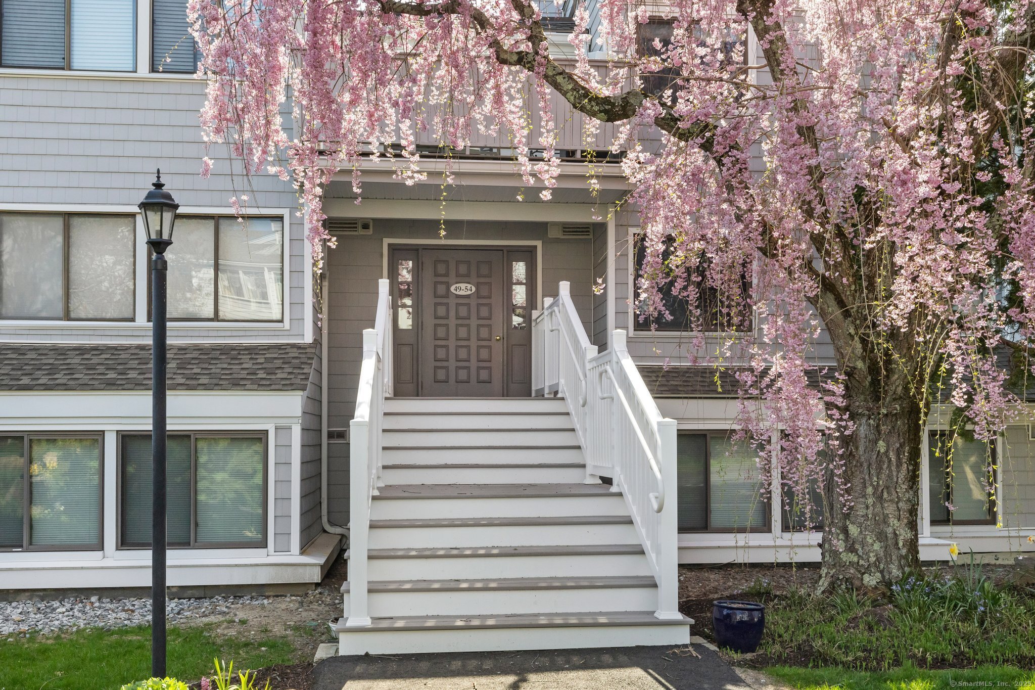 Property for Sale at Rowayton Woods Drive 54, Norwalk, Connecticut - Bedrooms: 2 
Bathrooms: 2 
Rooms: 6  - $500,000