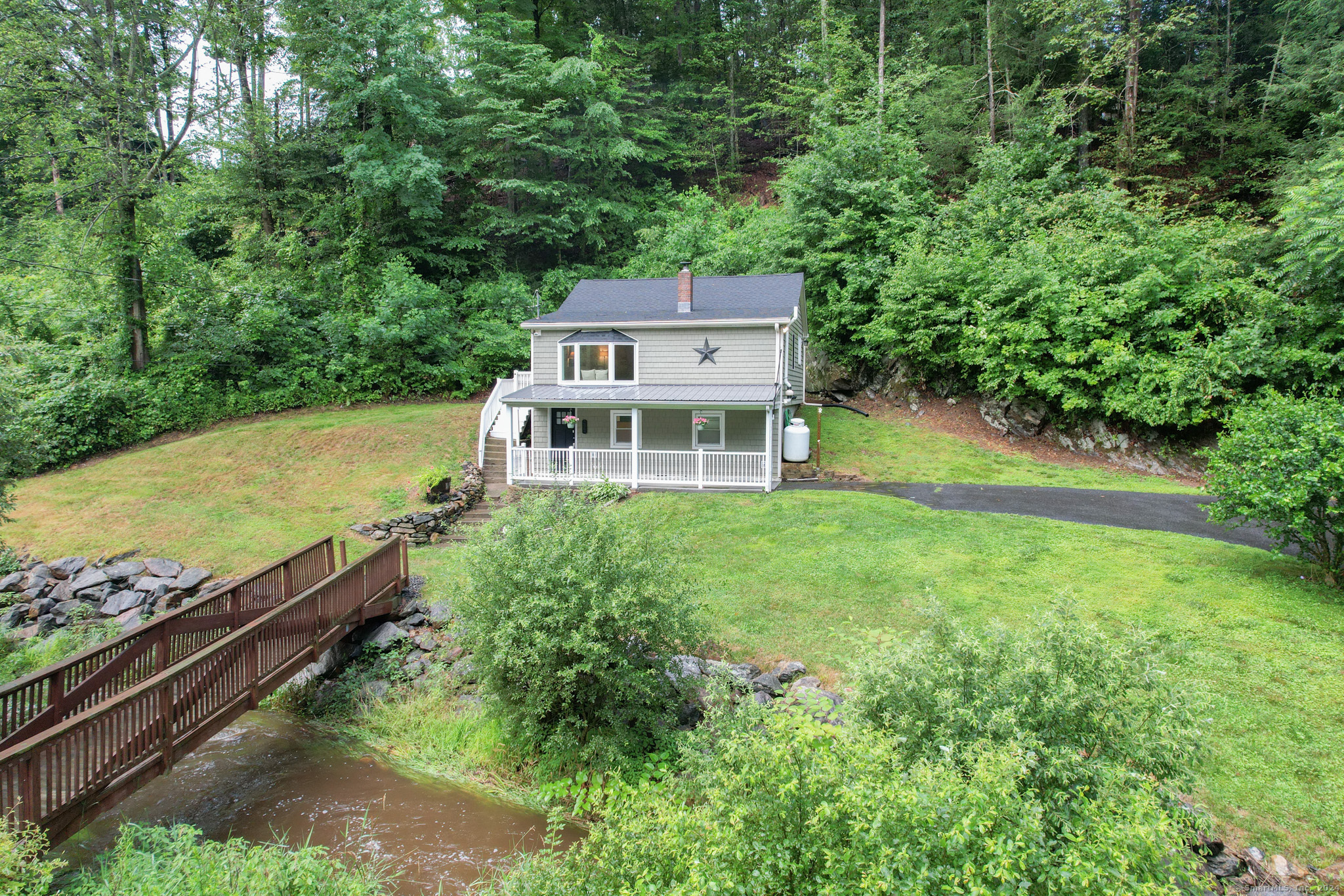 34 Lakemere Drive, Southbury, Connecticut image 3