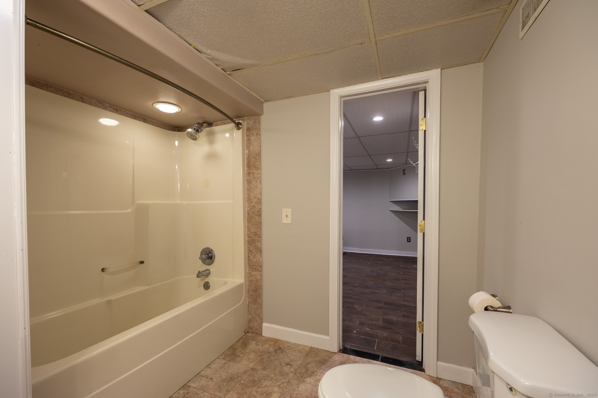 34 Lakemere Drive, Southbury, Connecticut image 26