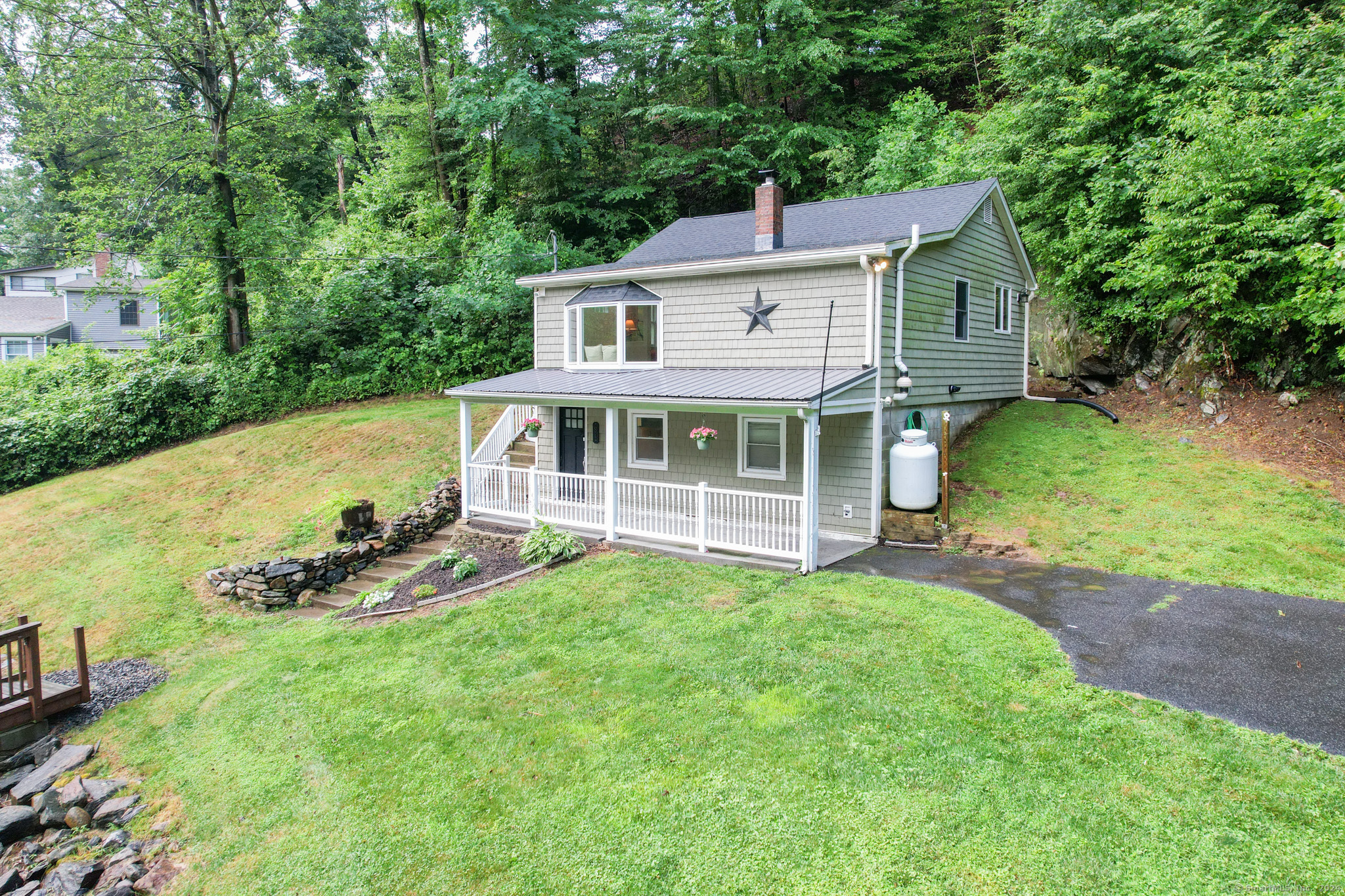 34 Lakemere Drive, Southbury, Connecticut image 2
