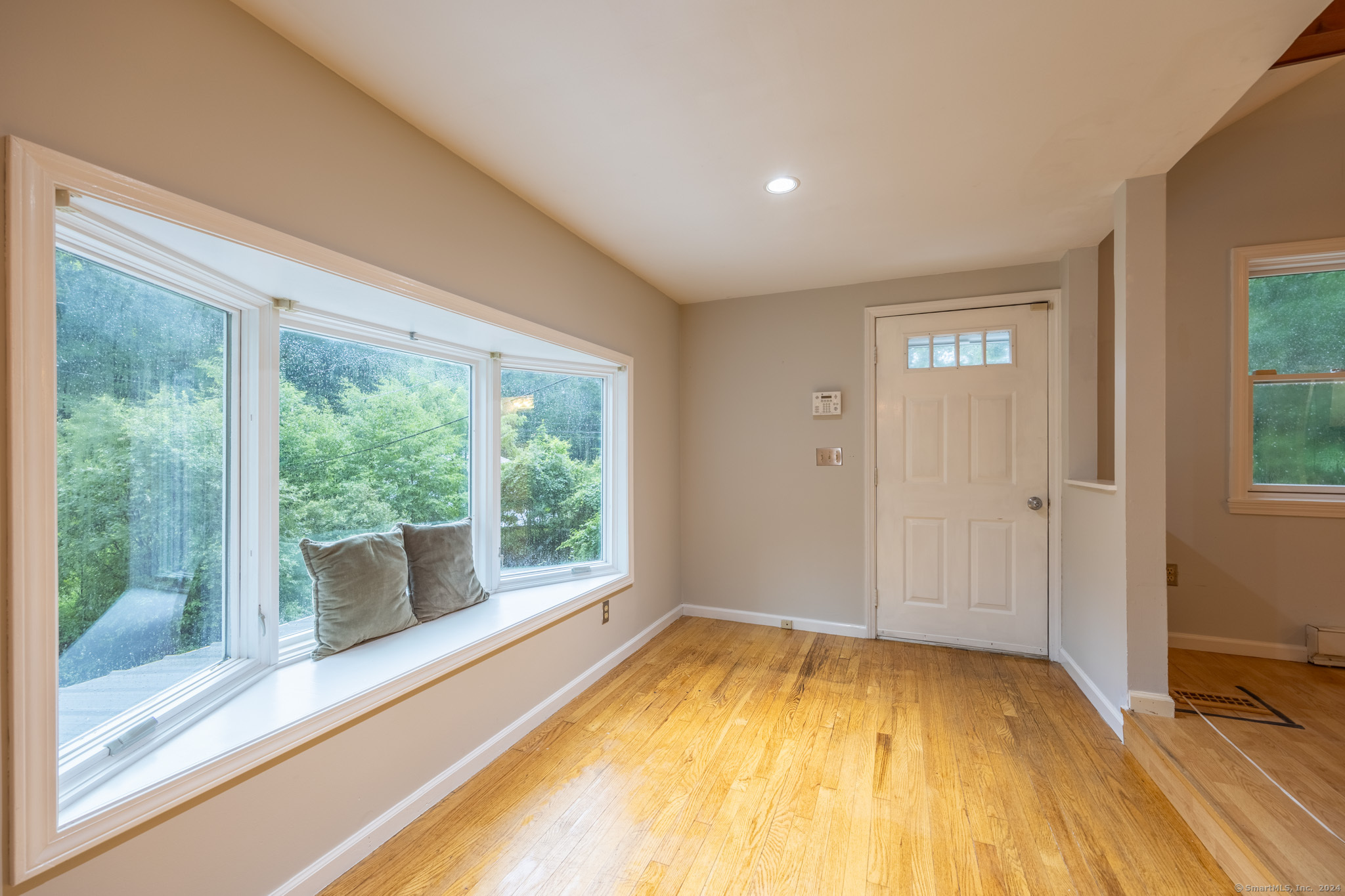 34 Lakemere Drive, Southbury, Connecticut image 8