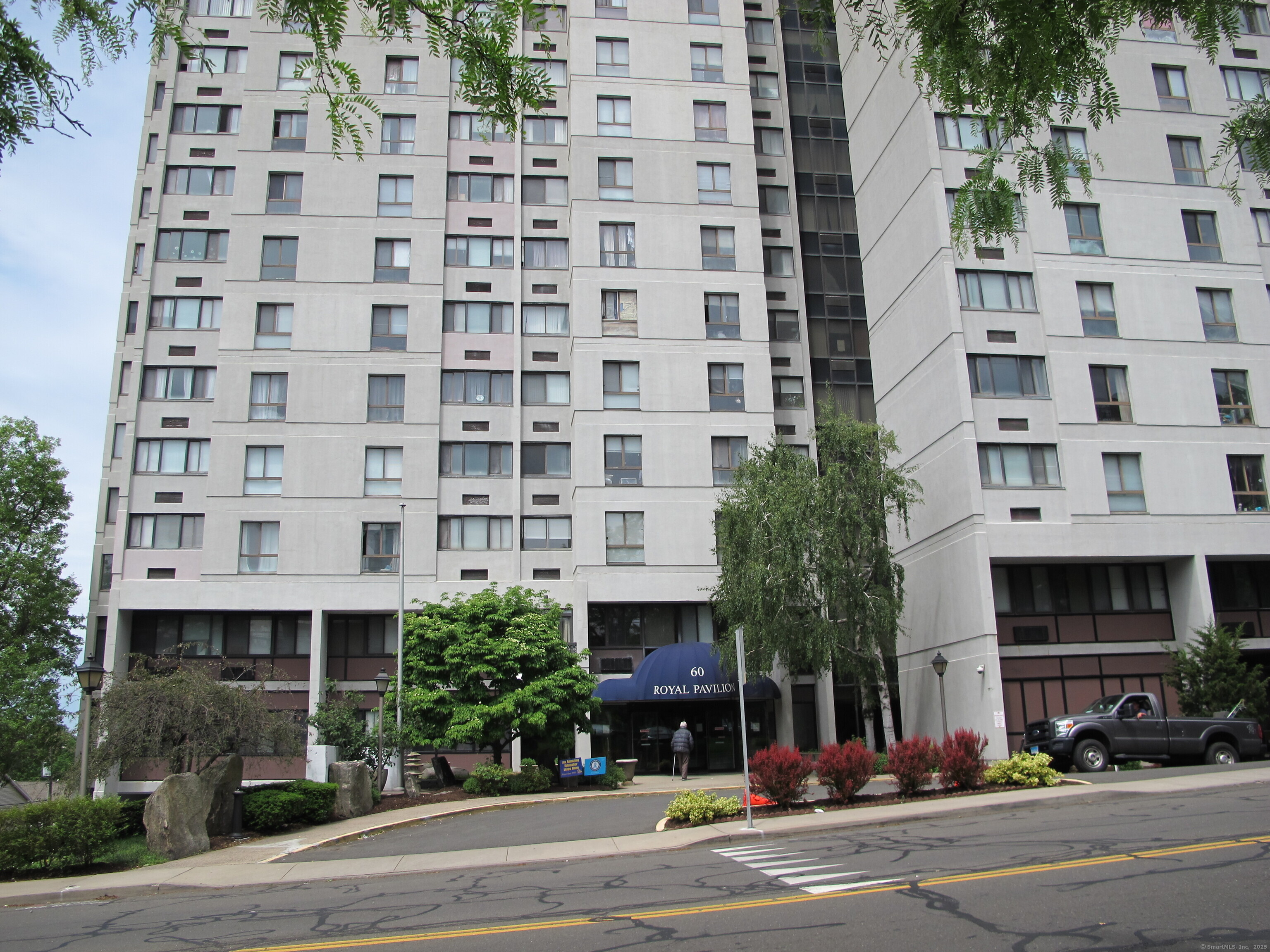 Rental Property at Strawberry Hill Avenue 1016, Stamford, Connecticut - Bedrooms: 1 
Bathrooms: 1 
Rooms: 2  - $1,775 MO.