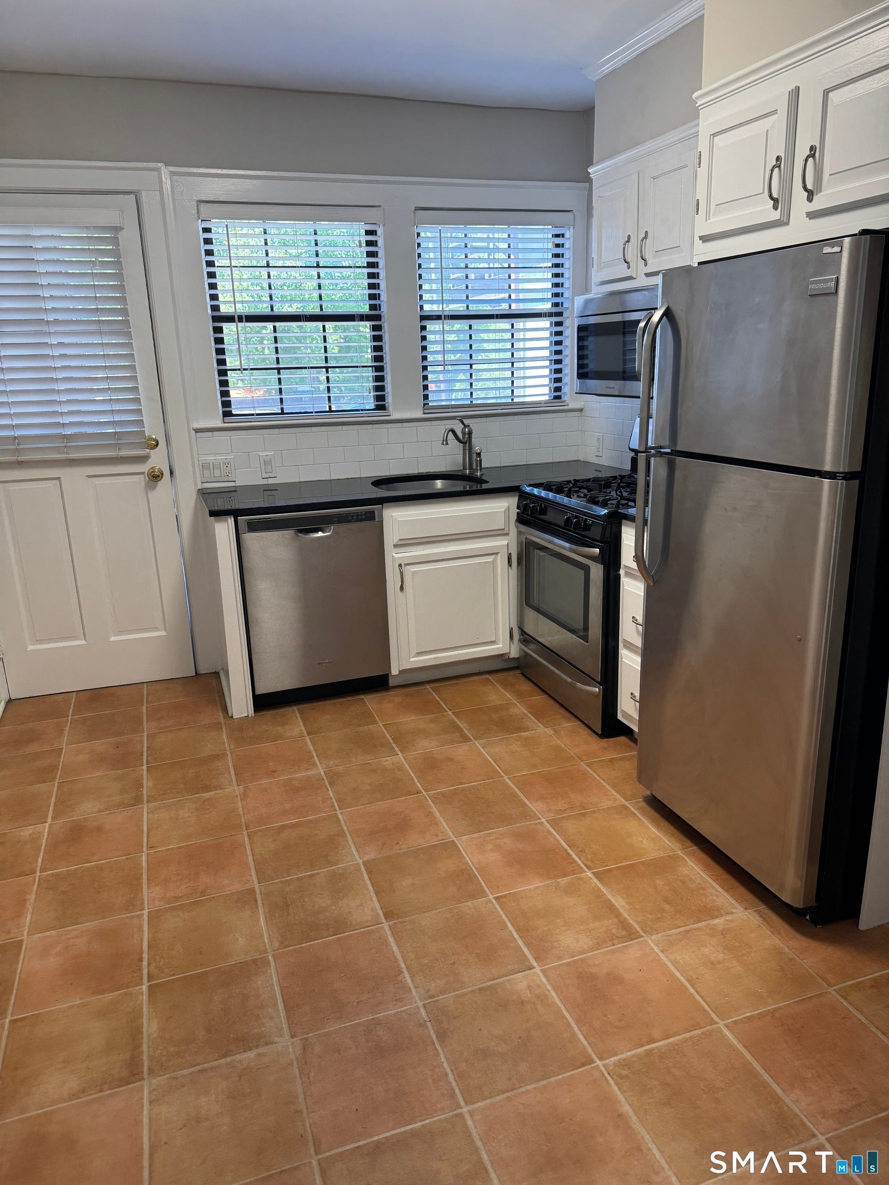 410 West Avenue 107
