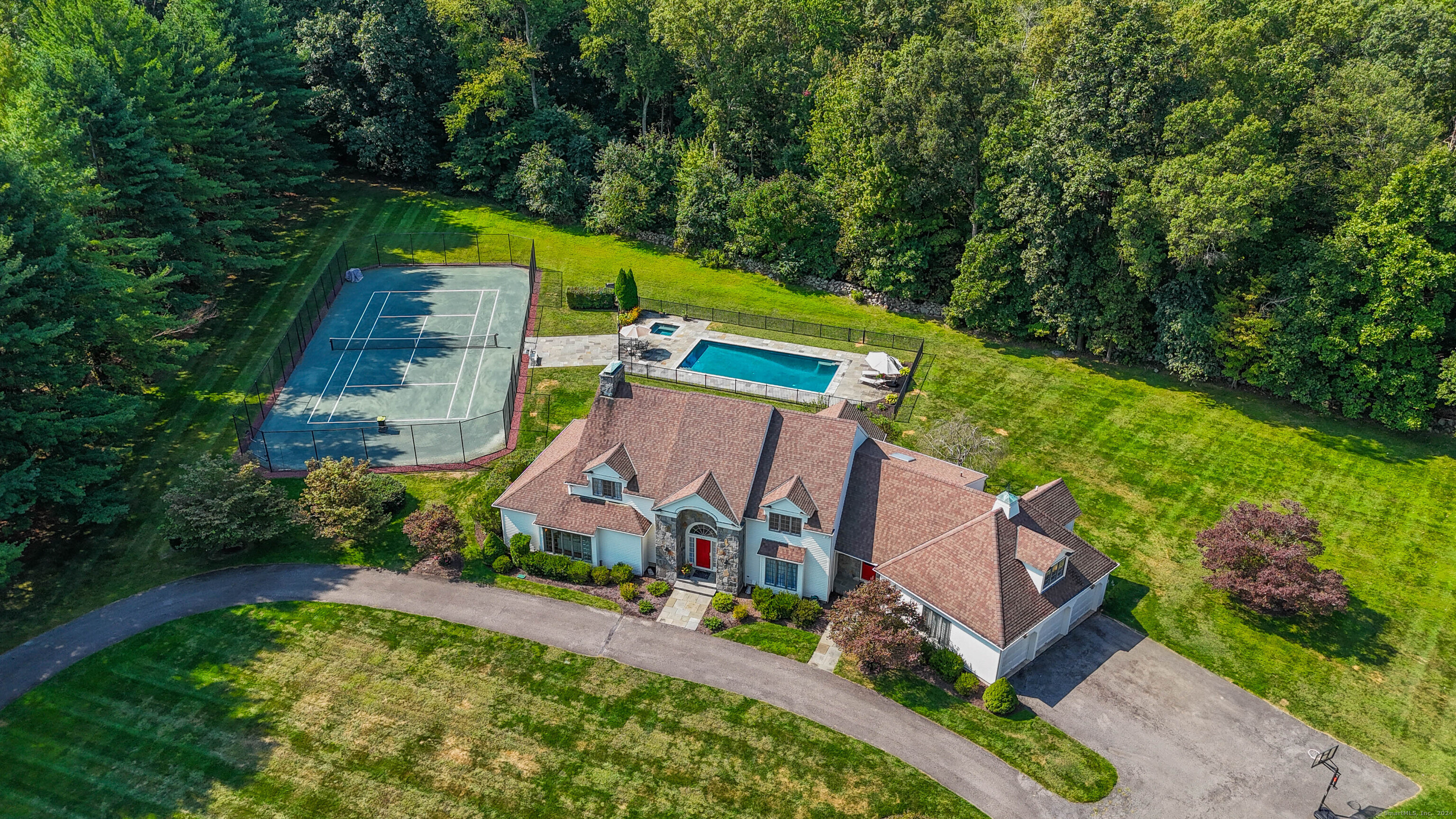 475 Silvermine Road, New Canaan, Connecticut - 4 Bedrooms  
5.5 Bathrooms  
11 Rooms - 