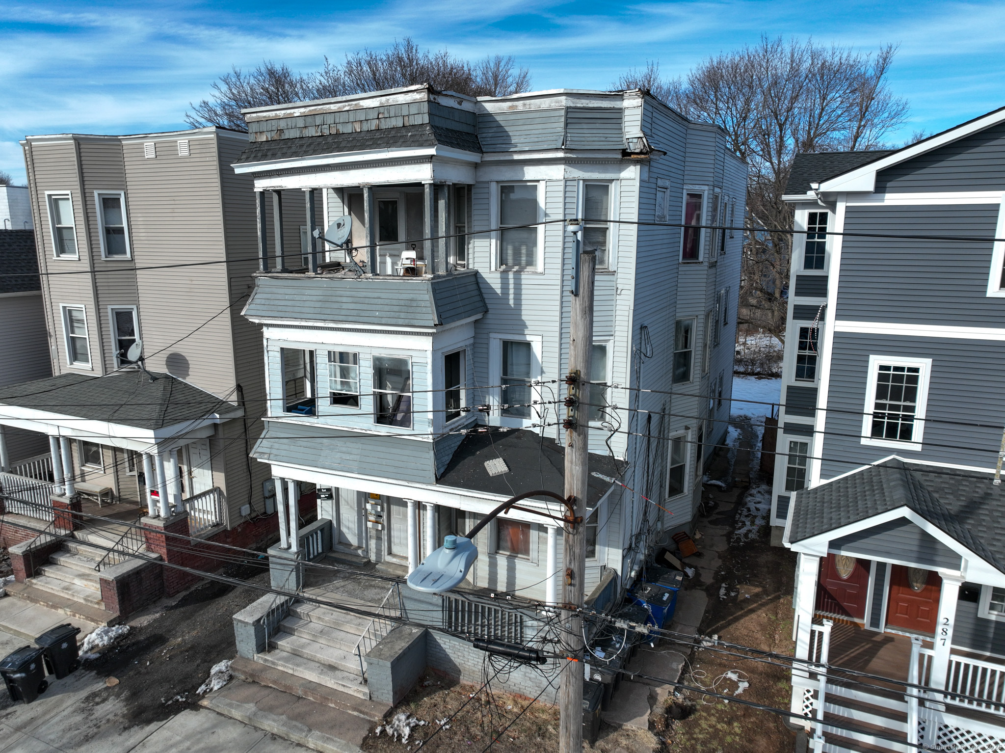 Division Street, New Haven, Connecticut - 9 Bedrooms  
3 Bathrooms  
15 Rooms - 