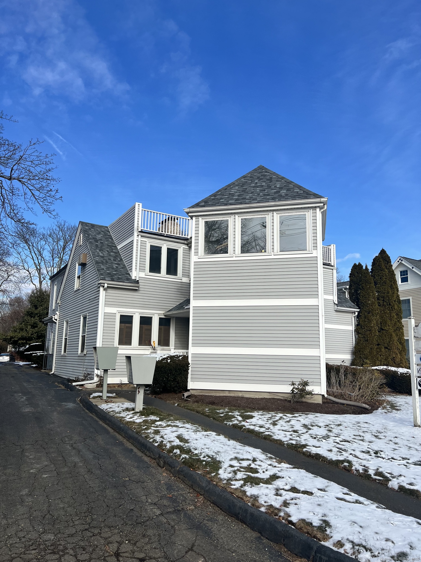 Rental Property at Cherry Street, Milford, Connecticut - Bedrooms: 1 
Bathrooms: 2 
Rooms: 1  - $2,300 MO.