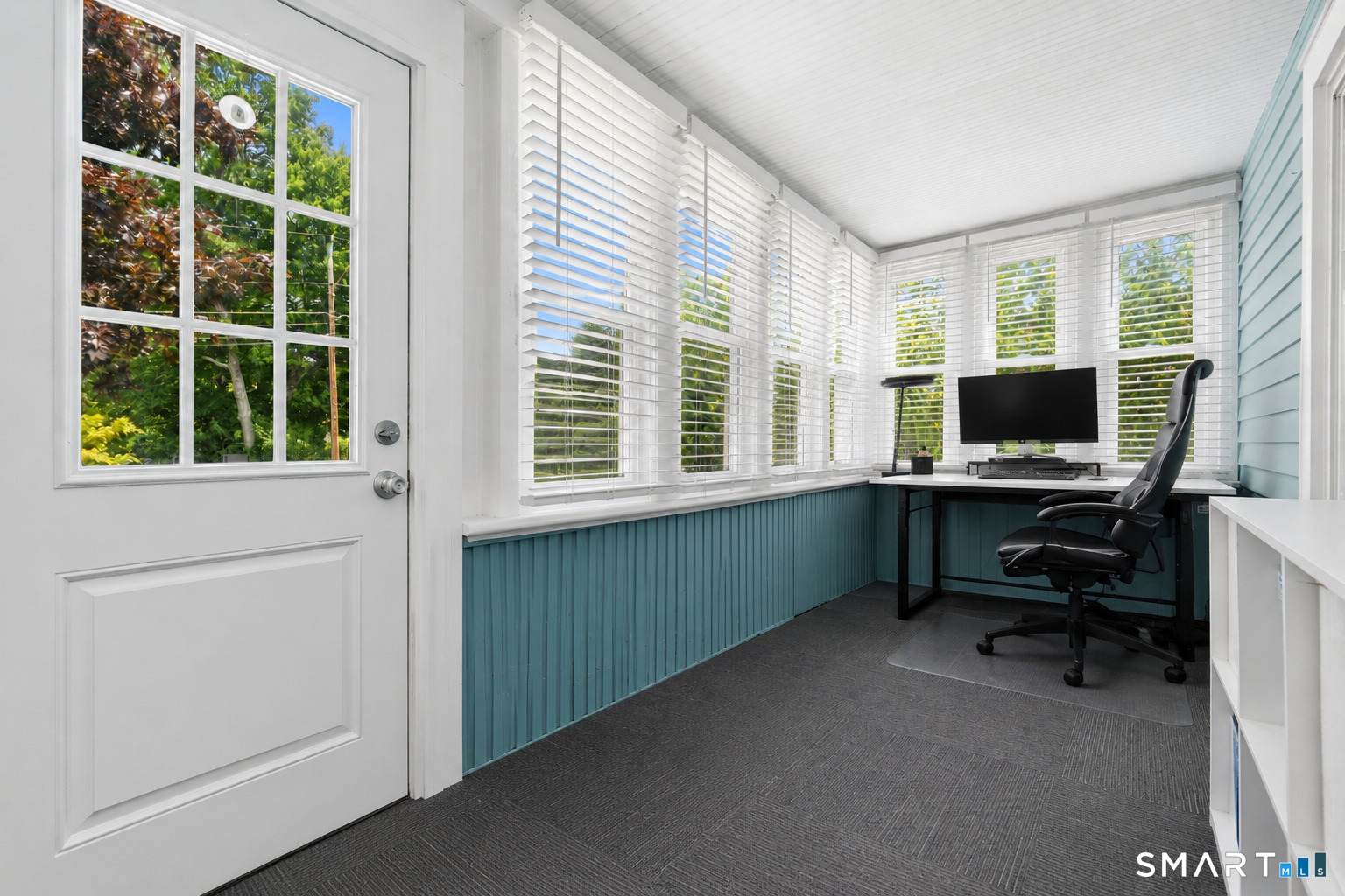 16 Dewey Avenue
