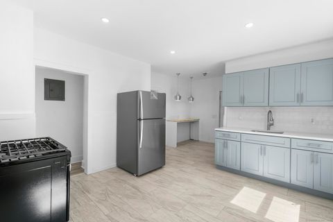 Tiny photo for 95 Oak Street, Waterbury, CT 06704 (MLS # 24136341)