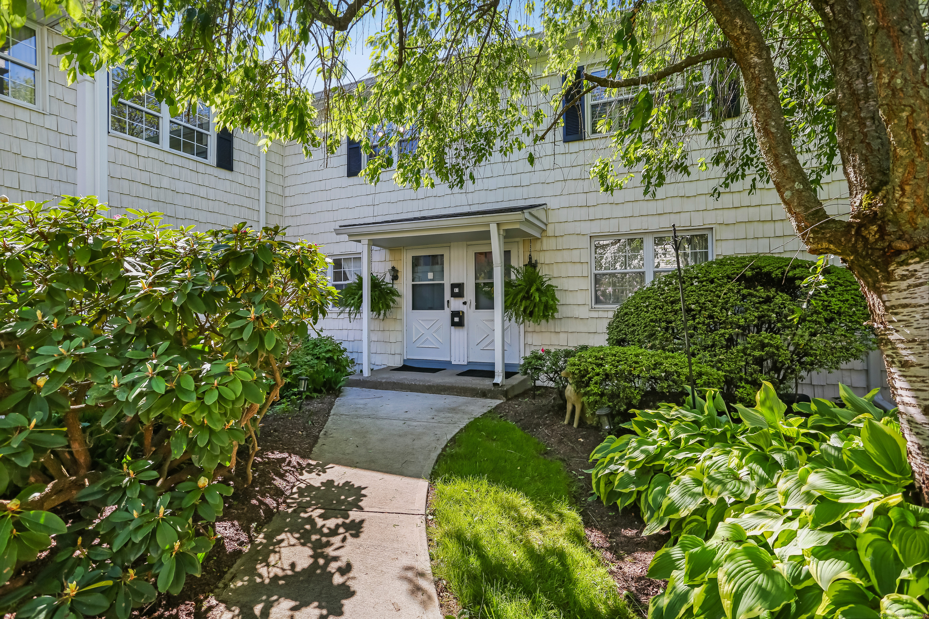 Property for Sale at Unquowa Road Apt 38, Fairfield, Connecticut - Bedrooms: 3 
Bathrooms: 2 
Rooms: 6  - $640,000