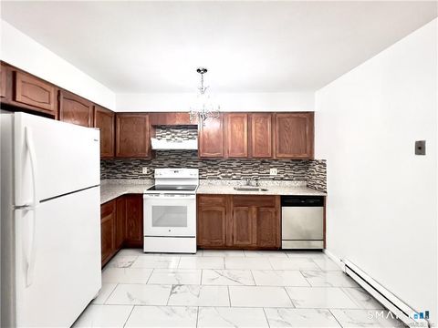 Tiny photo for 737 Cove Road #A2, Stamford, CT 06902 (MLS # 24146115)