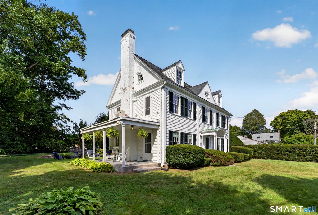 Photo of 39 Glenwood Avenue, New London, CT 06320 (MLS # 24208133)