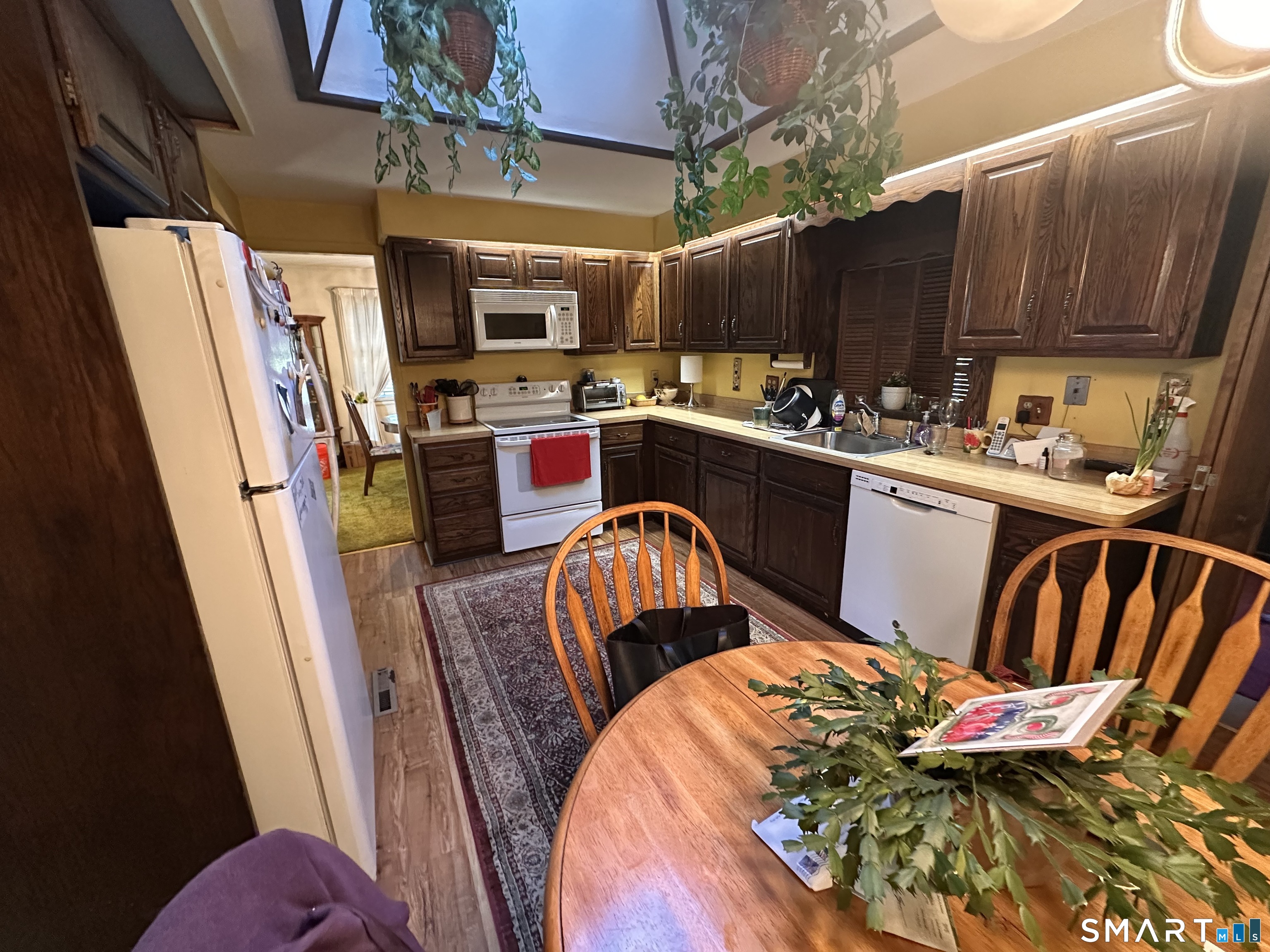 438 Old Country Road